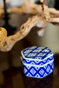 blue and white small vessel