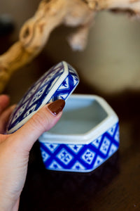 blue and white small vessel